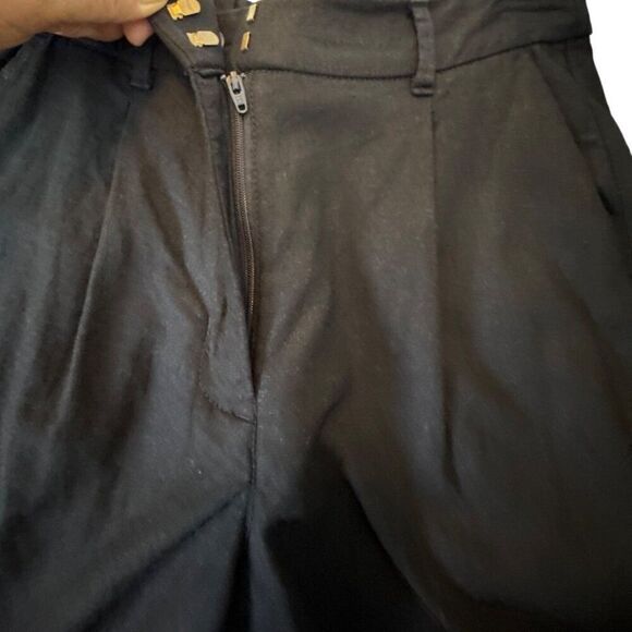 Old Navy Womens Black Pleated Shorts Size S - Picture 5 of 6